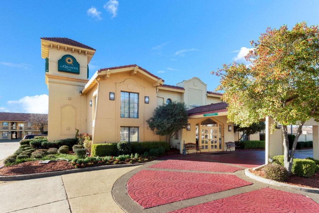 La Quinta Inn by Wyndham Bossier City Main image 1