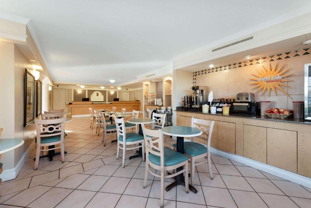 La Quinta Inn by Wyndham Bossier City image 25