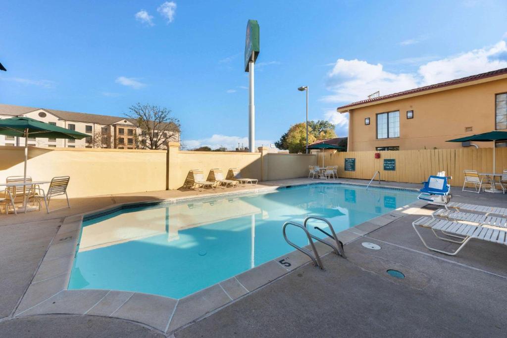 La Quinta Inn by Wyndham Bossier City image 9